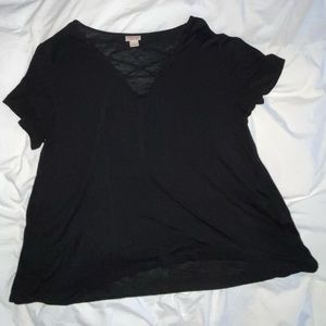 LIKE NEW LARGE BLACK TSHIRT